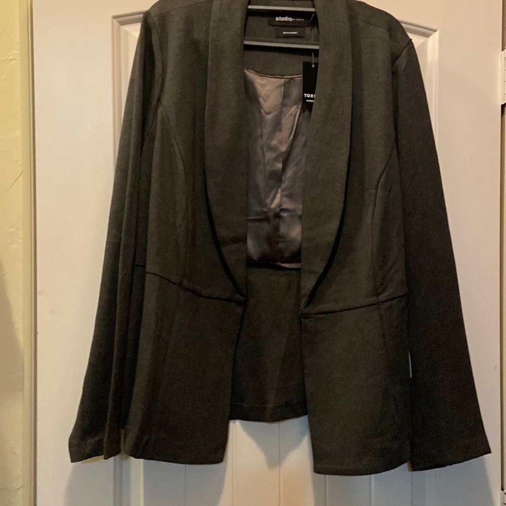 NWT Torrid Studio Blazer Sz 3 (22-24)